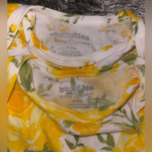 Bundles Baby Place Baby Girls Floral Bodysuit 2-Pack - Yellow/Green/White 0-3M - Picture 4 of 4